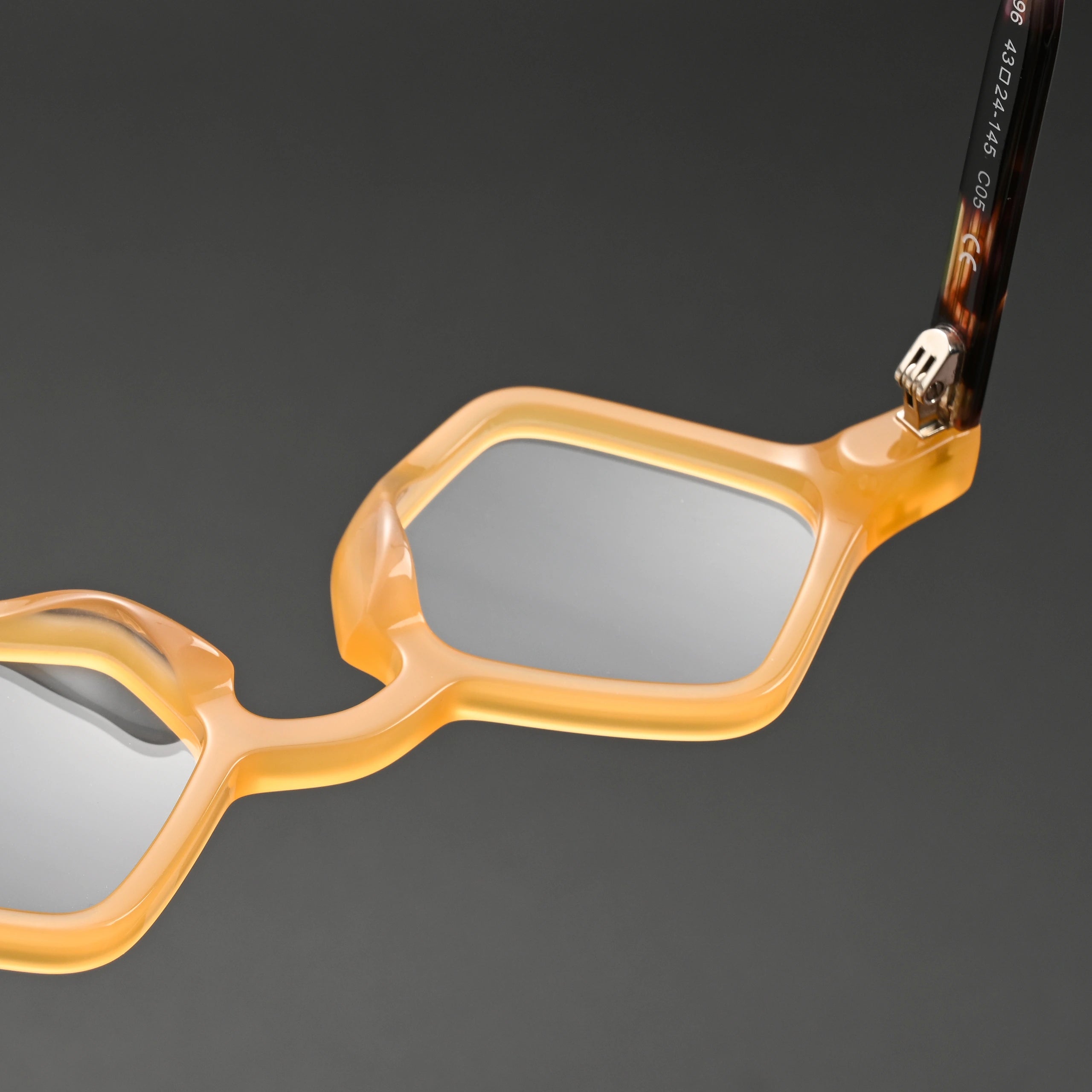 Uniqure Glasses LE7142 detail image